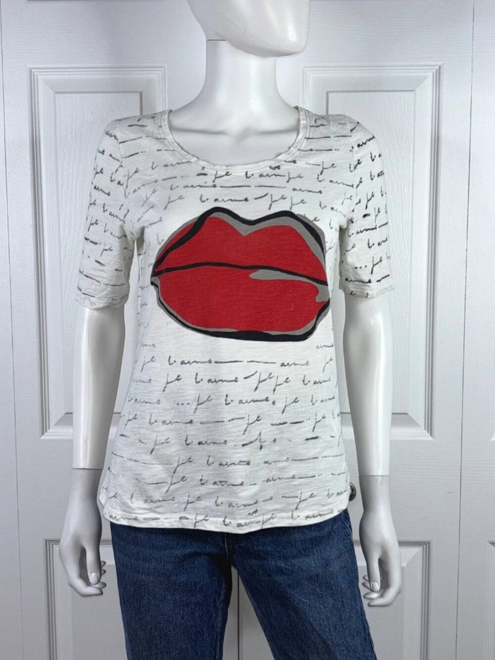 OUI women's  t-shirt size 6